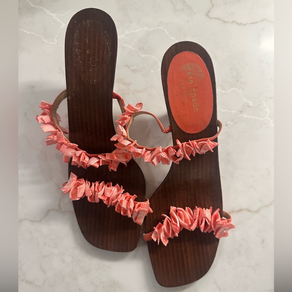 Kate Spade Coral Ruffle Sandals heels 8.5